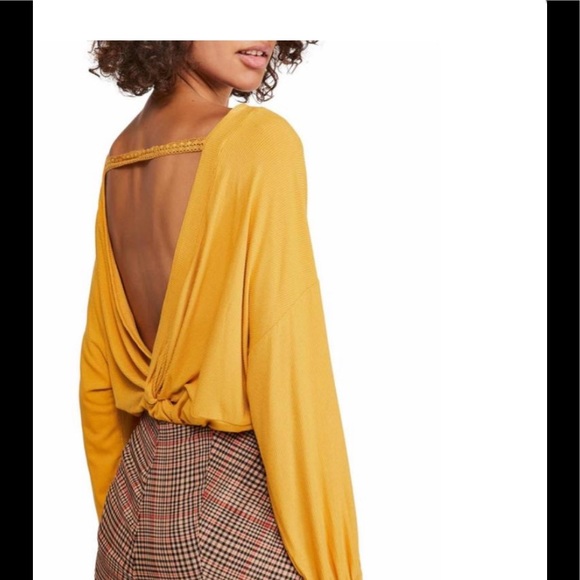 Free People Twisted Back Top 🥳🛍Host Pick🥳🛍 - Picture 3 of 14